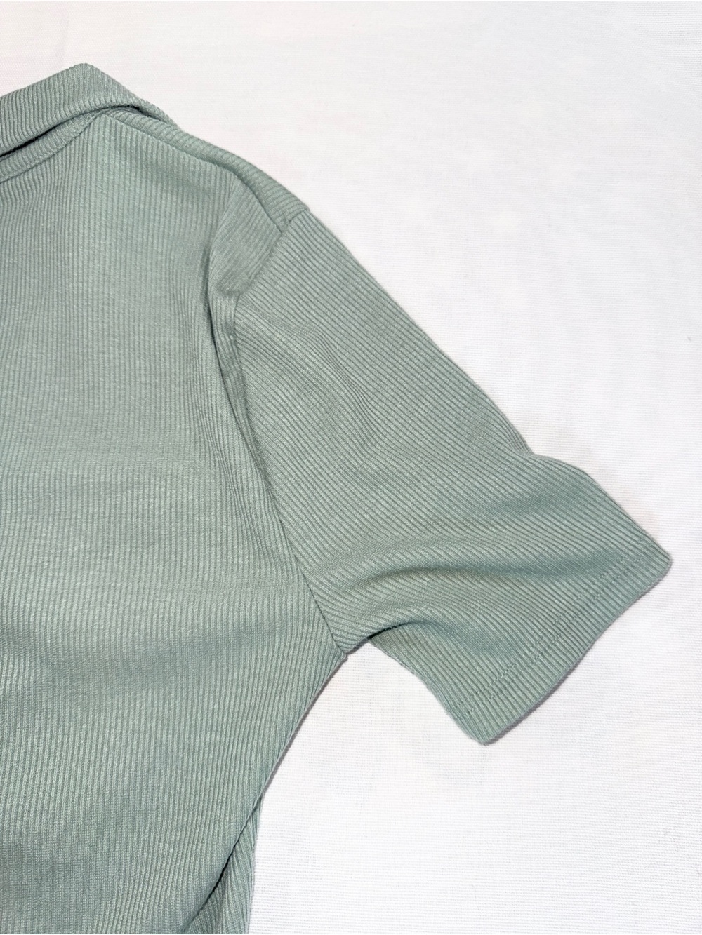 Mixed Threads Sage Green Ribbed Ruched Collared Crop Top Small - Picture 6 of 8